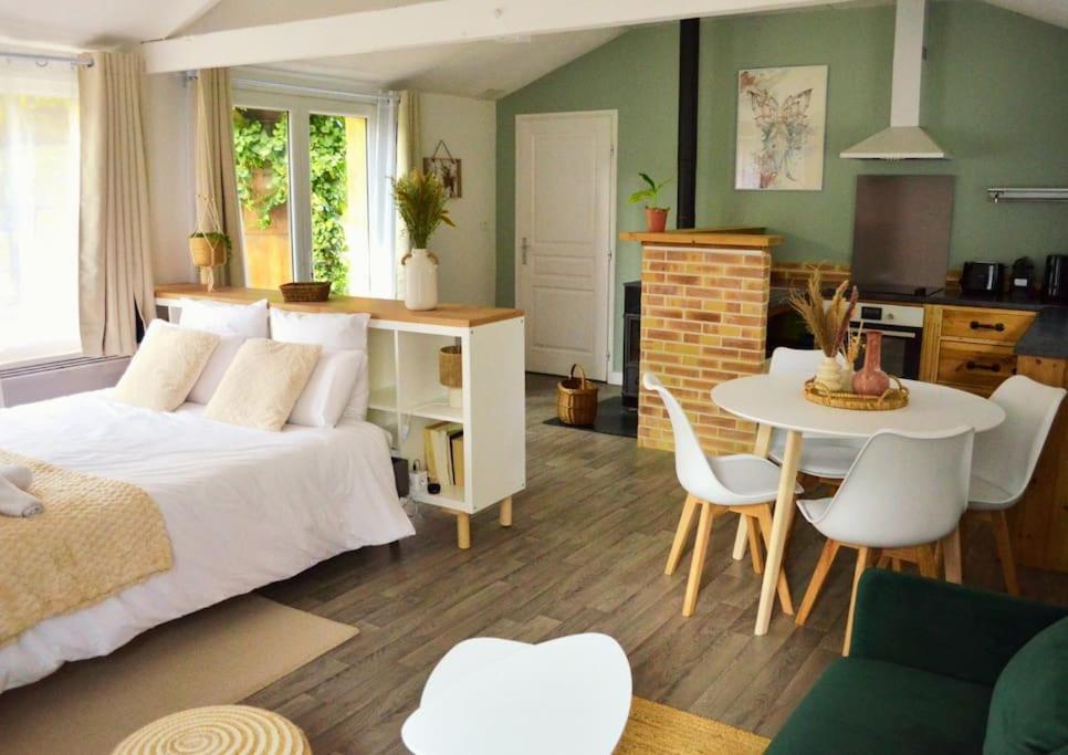 Chalet Cosy Au Coeur De La Foret De Broceliande Beignon Exterior photo